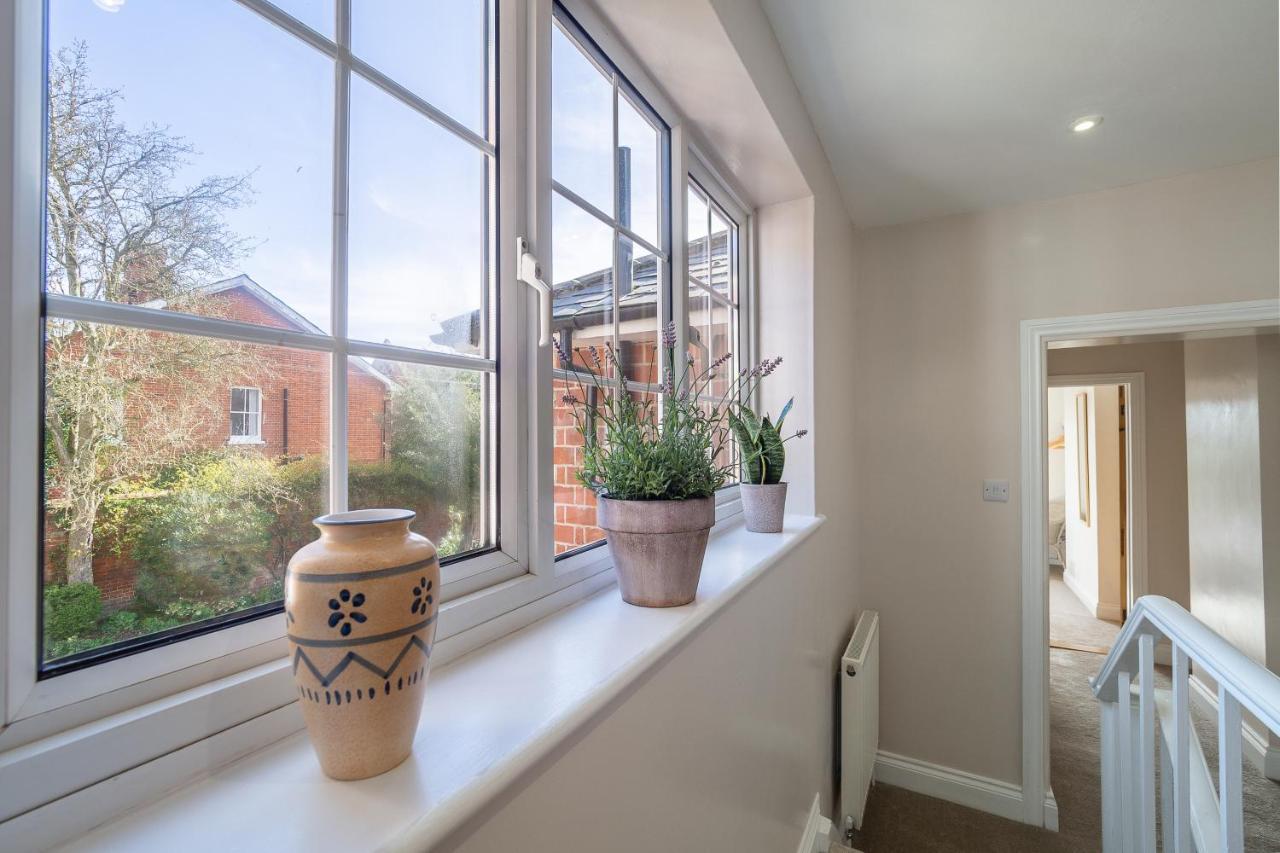 Adorable Cottage With A Log Burner In Heavenly Village - Constable Lodge Nayland Eksteriør bilde