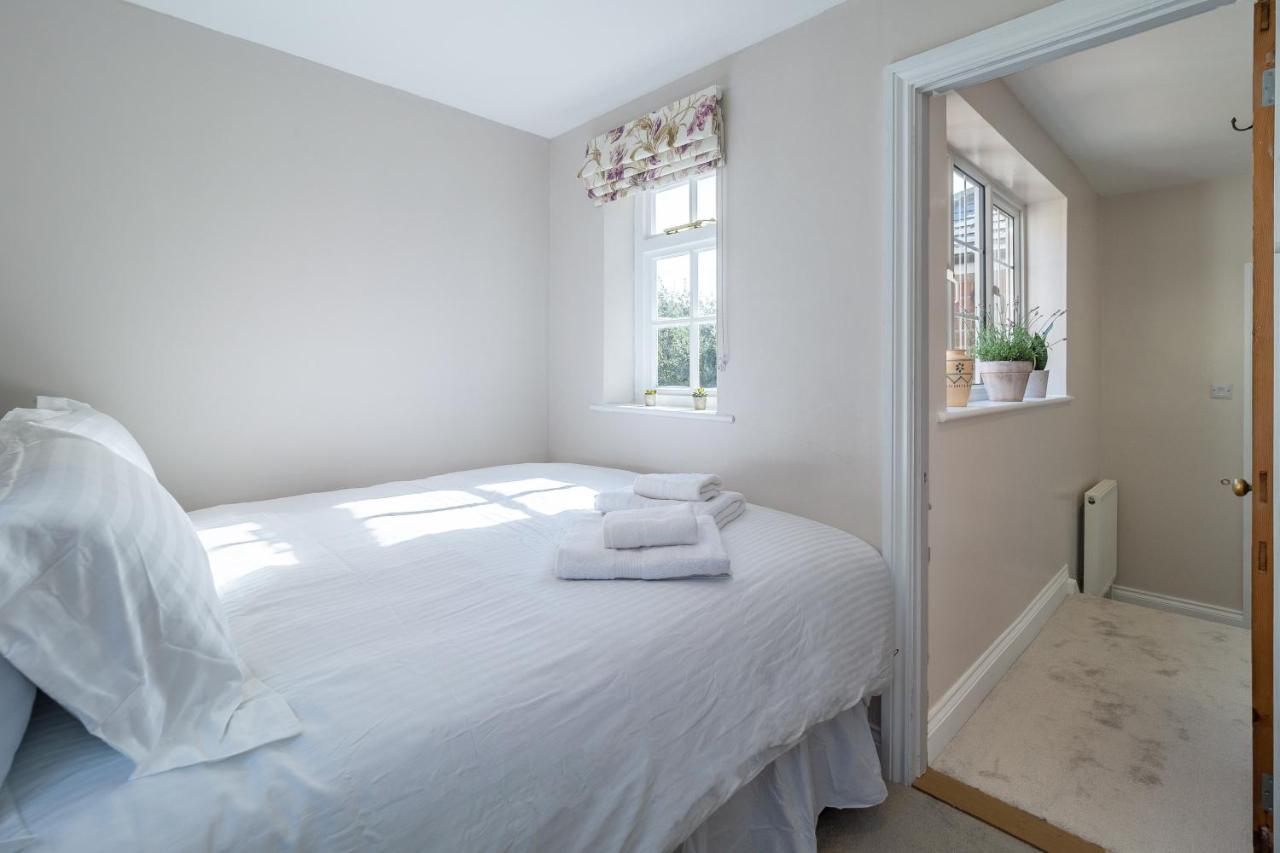 Adorable Cottage With A Log Burner In Heavenly Village - Constable Lodge Nayland Eksteriør bilde