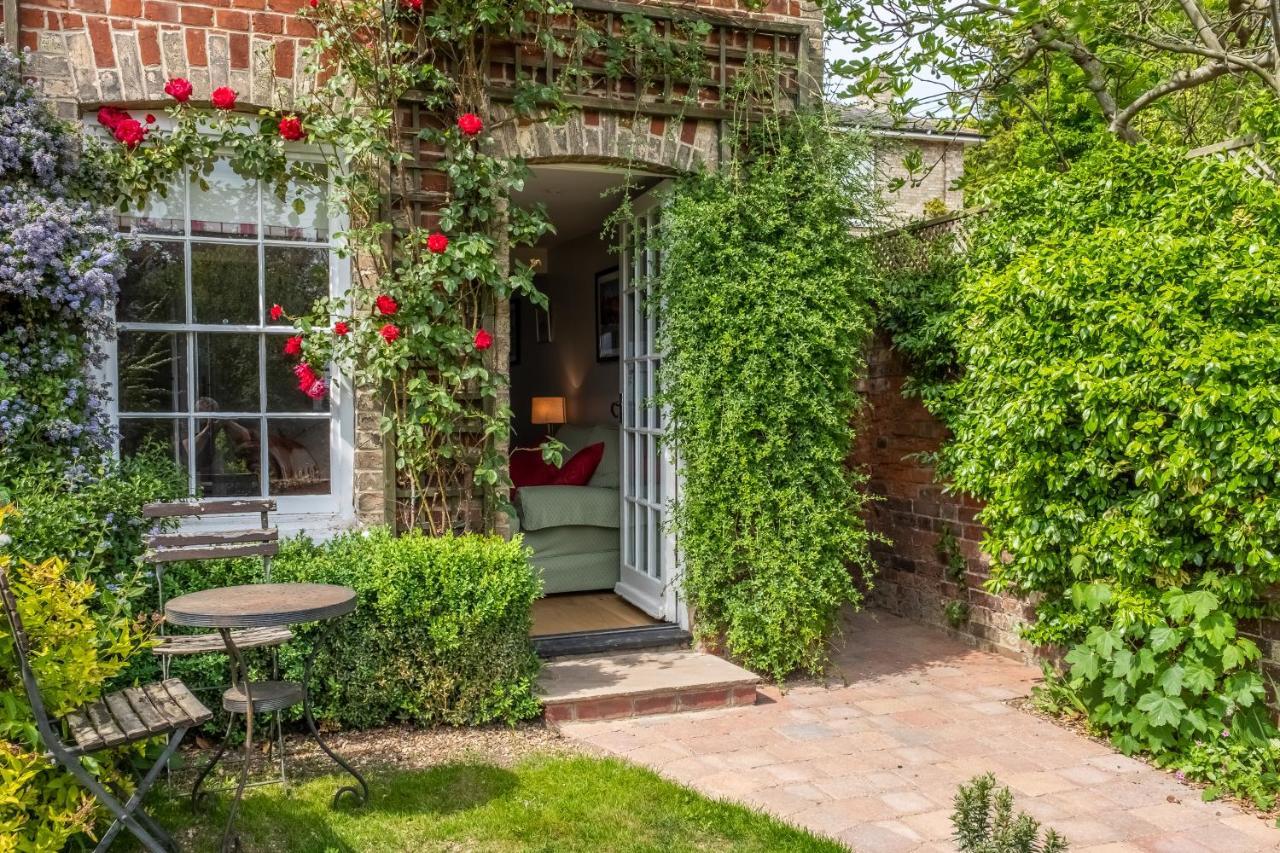 Adorable Cottage With A Log Burner In Heavenly Village - Constable Lodge Nayland Eksteriør bilde